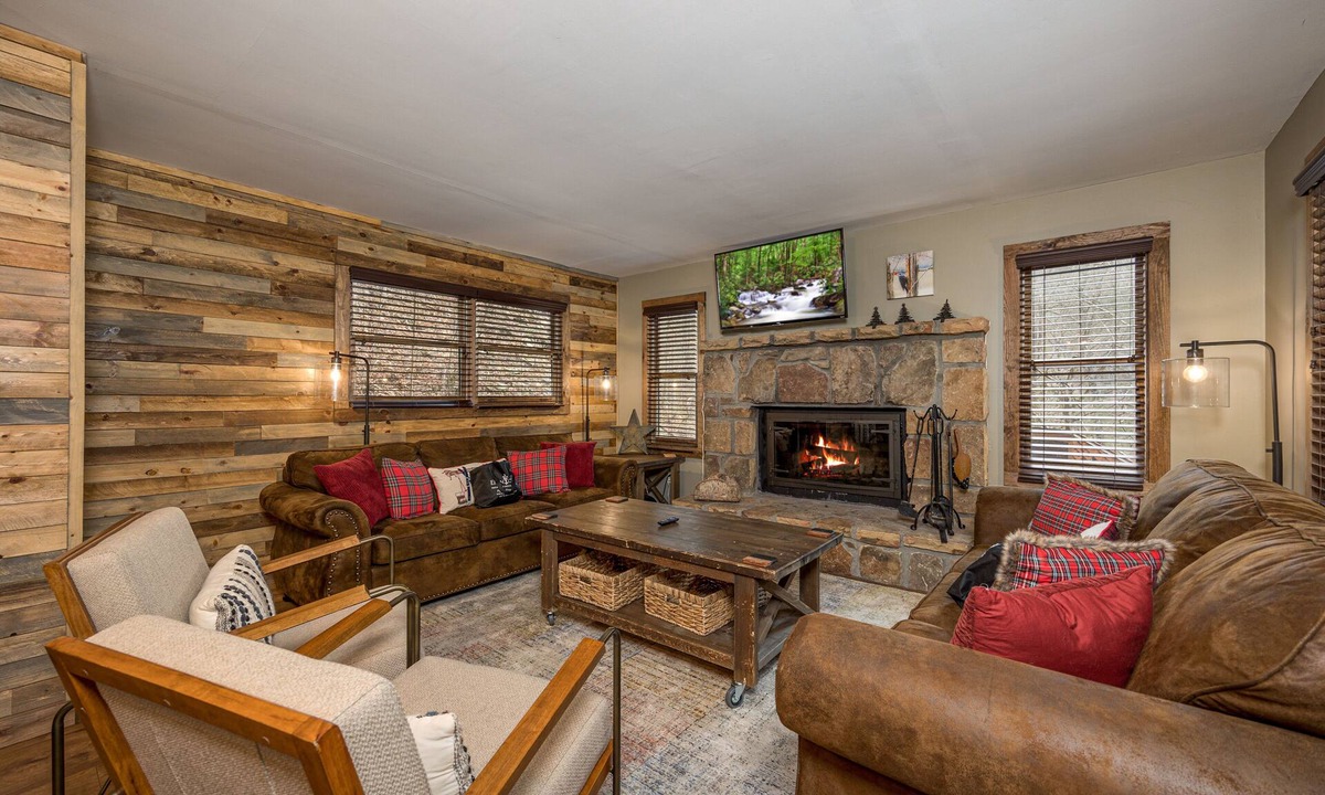 Sevierville Villa | Sevierville 40 - Two Bedroom Villa, Sleeps 7