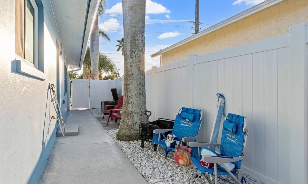 Cocoa Beach House | Shark Tank Cocoa Beach 4 2BR Units 8BR Total Each Sleeps 5 Walk to Beach