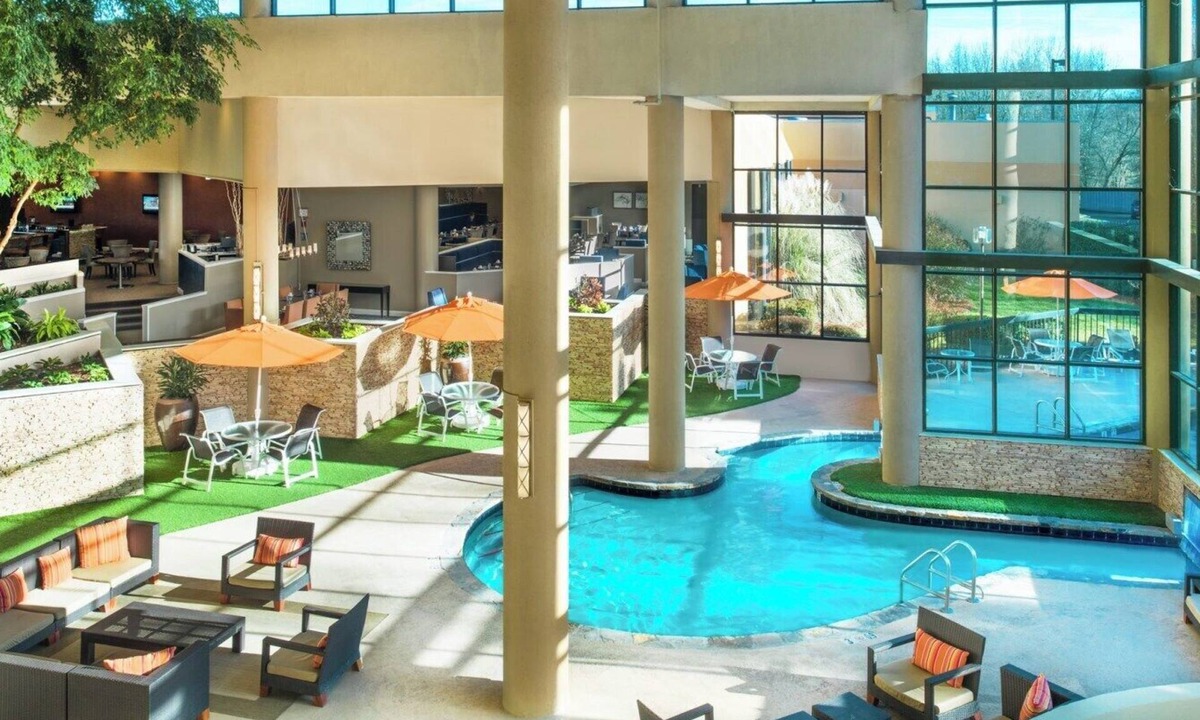 Paw Creek Hotel | Sheraton Charlotte Airport Hotel