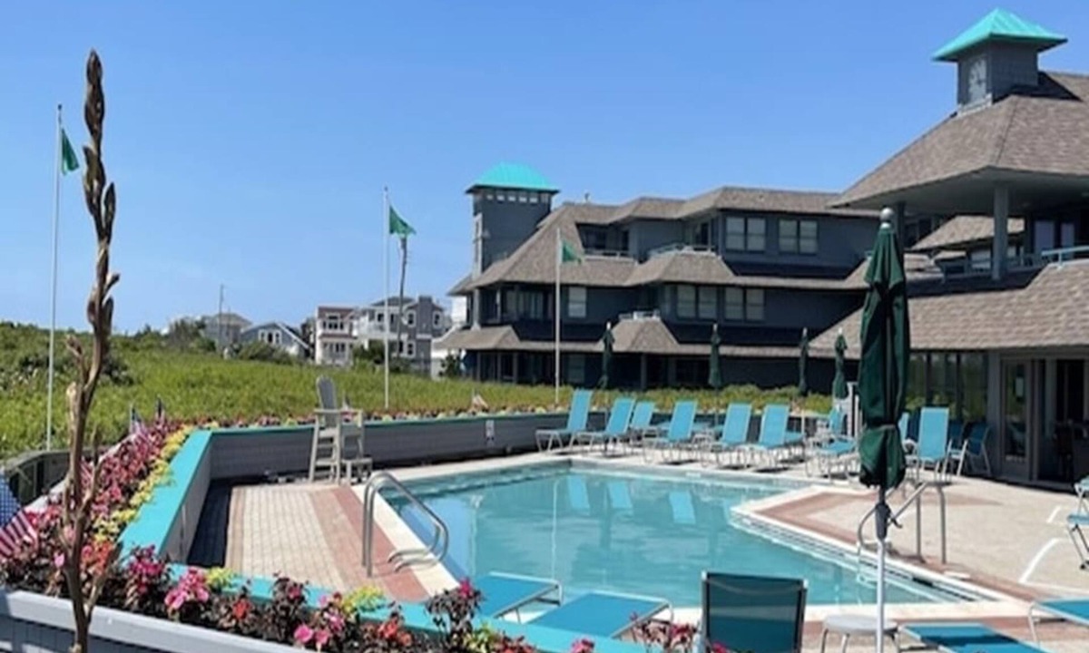 Ship Bottom Condo | Ship Bottom Ocean Front 1st floor Condo in the Fishery. Updated kitchen, private access to the.