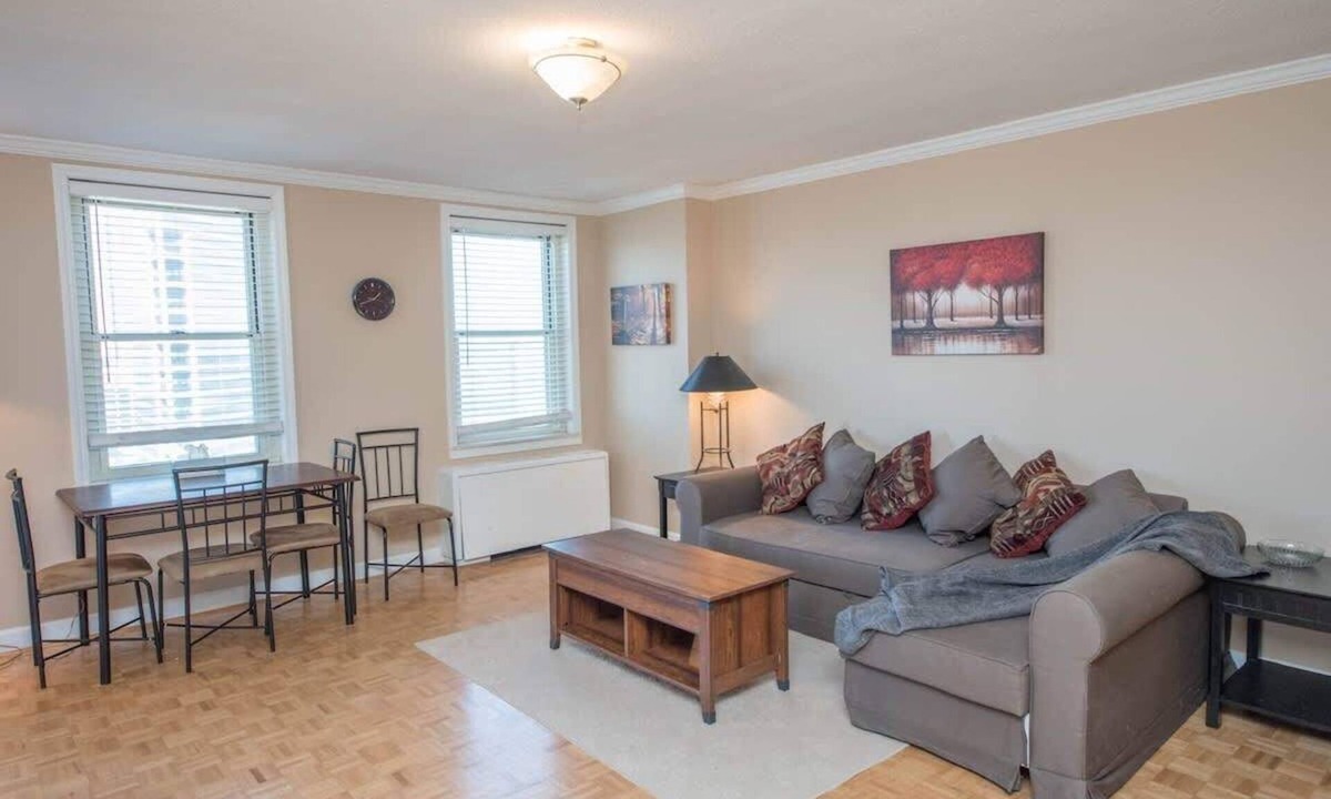 Downtown Atlanta Apartment | Short walk to Centennial Park and Mercedes Benz