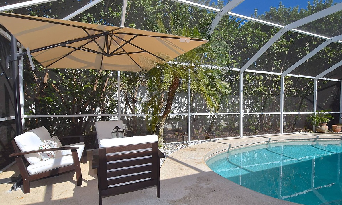 South Sarasota House | Siesta Key Pool House 3 Miles from the Beach