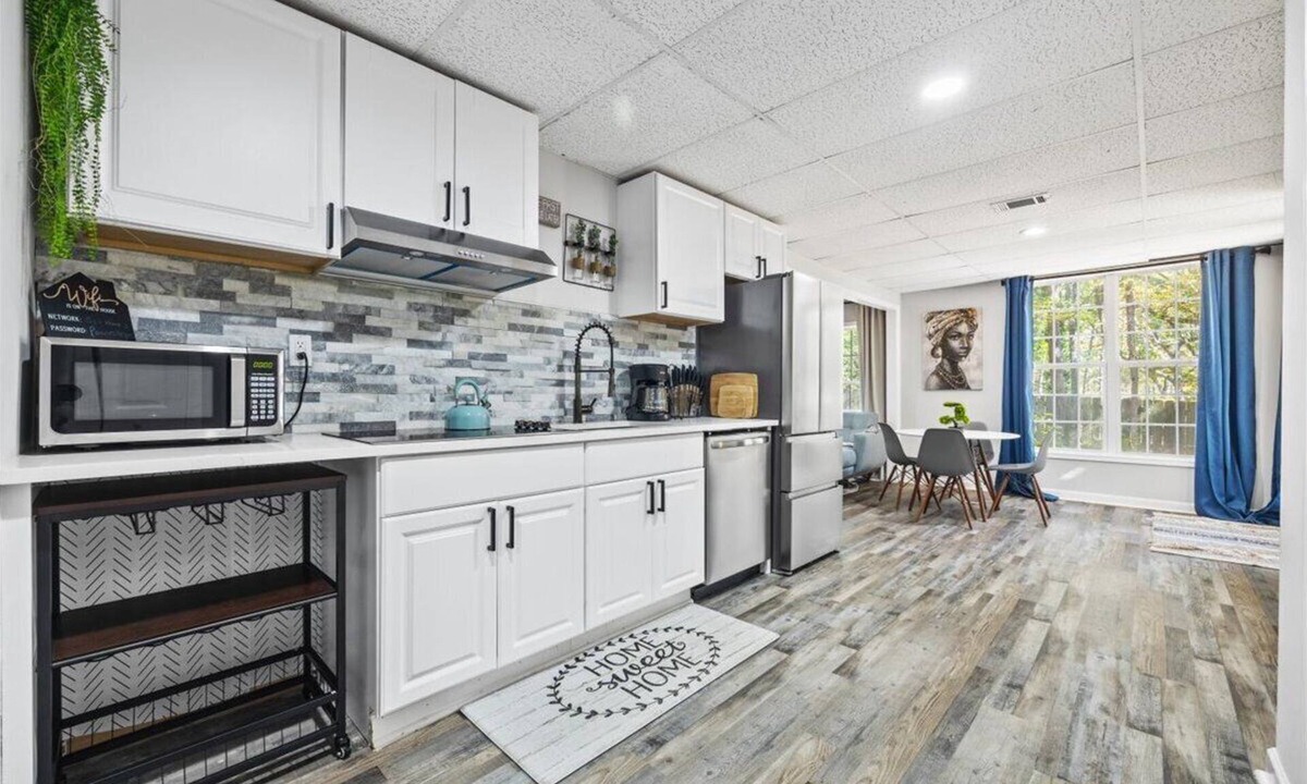 Church Street Apartment | Silver Screen Retreat 15 minutes from airport and downtown Atlanta