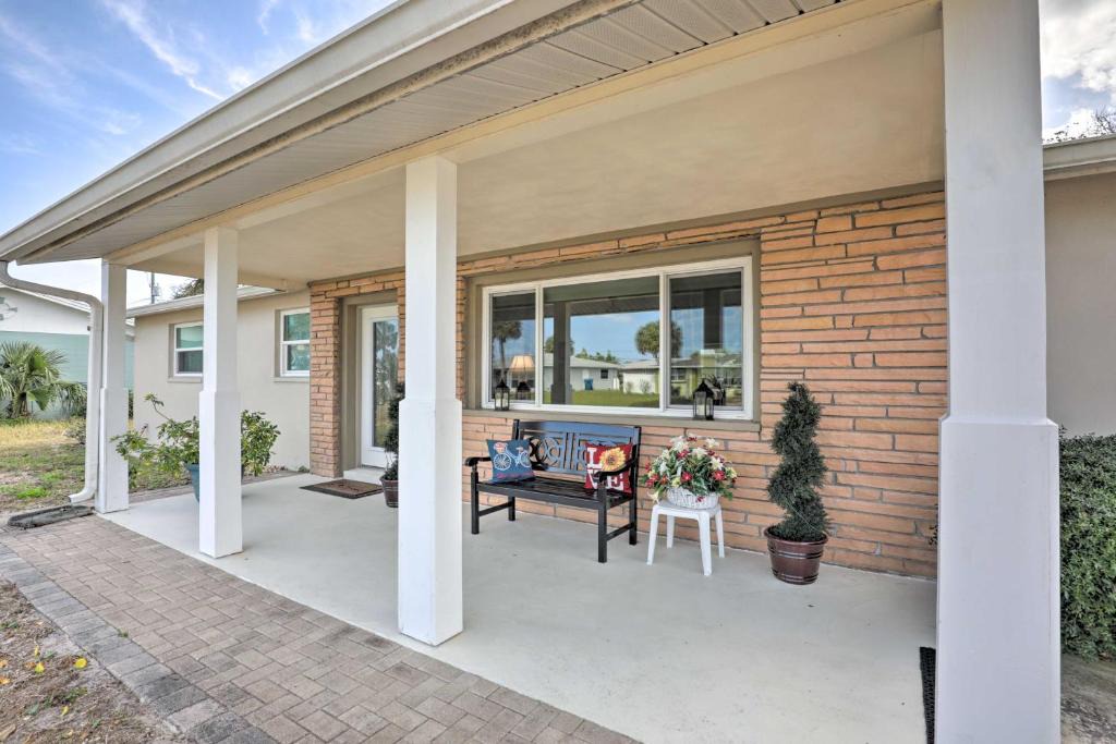 Breakers House | Single-Story Home Walk to Beach, Pier and River