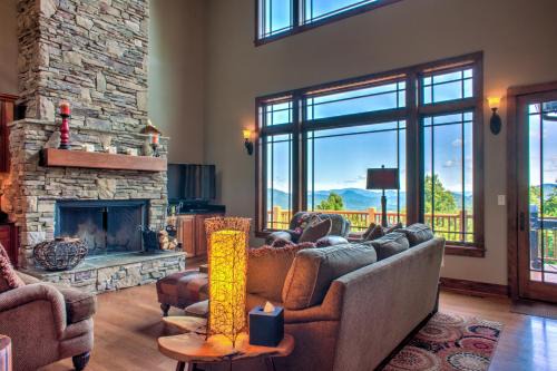 Mountain Air House | Skyfall by Carolina Mornings