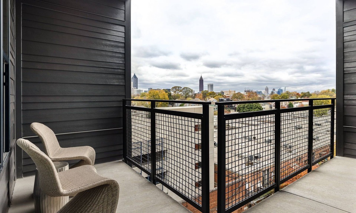 Cabbagetown Apartment | Skyline Suite by Atlanta Luxury Rentals