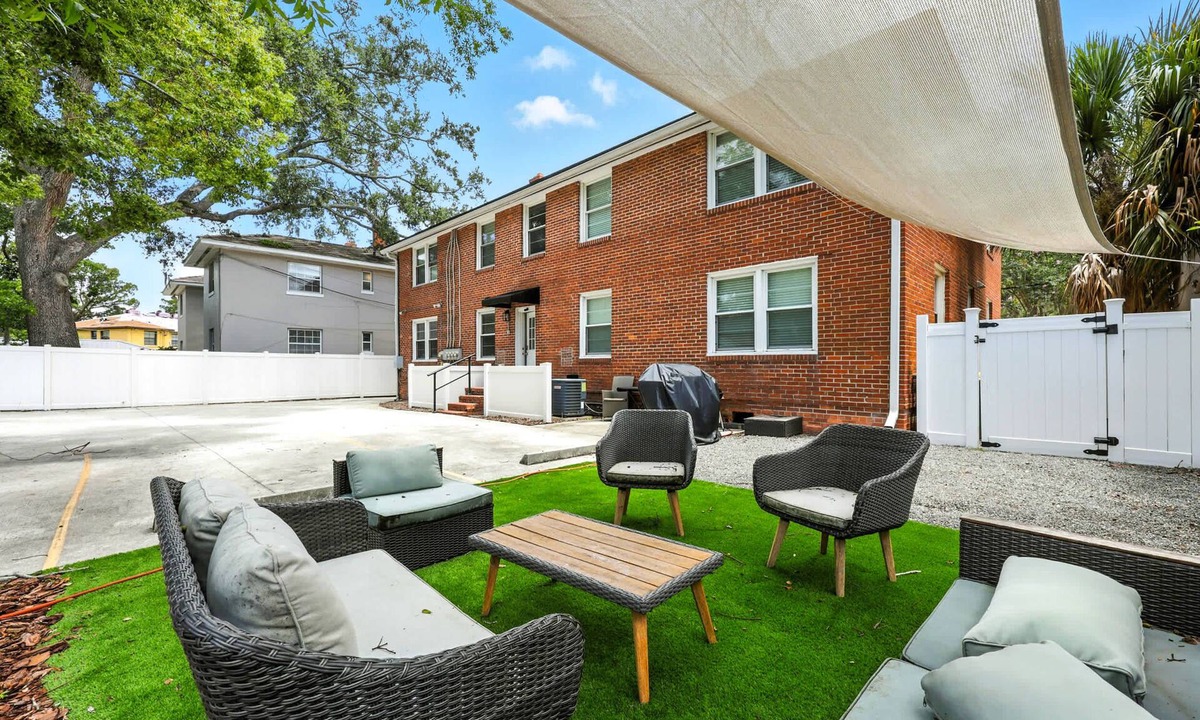 San Marco Apartment | Sleek 2 BR Condo - 2 block from San Marco