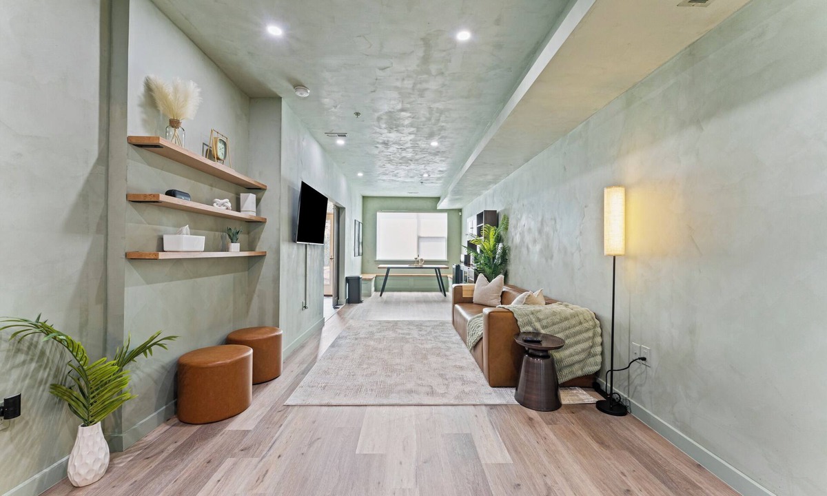 Washington House | Sleek & Cozy DC Oasis 1BR/1BA w/Accessible backyard