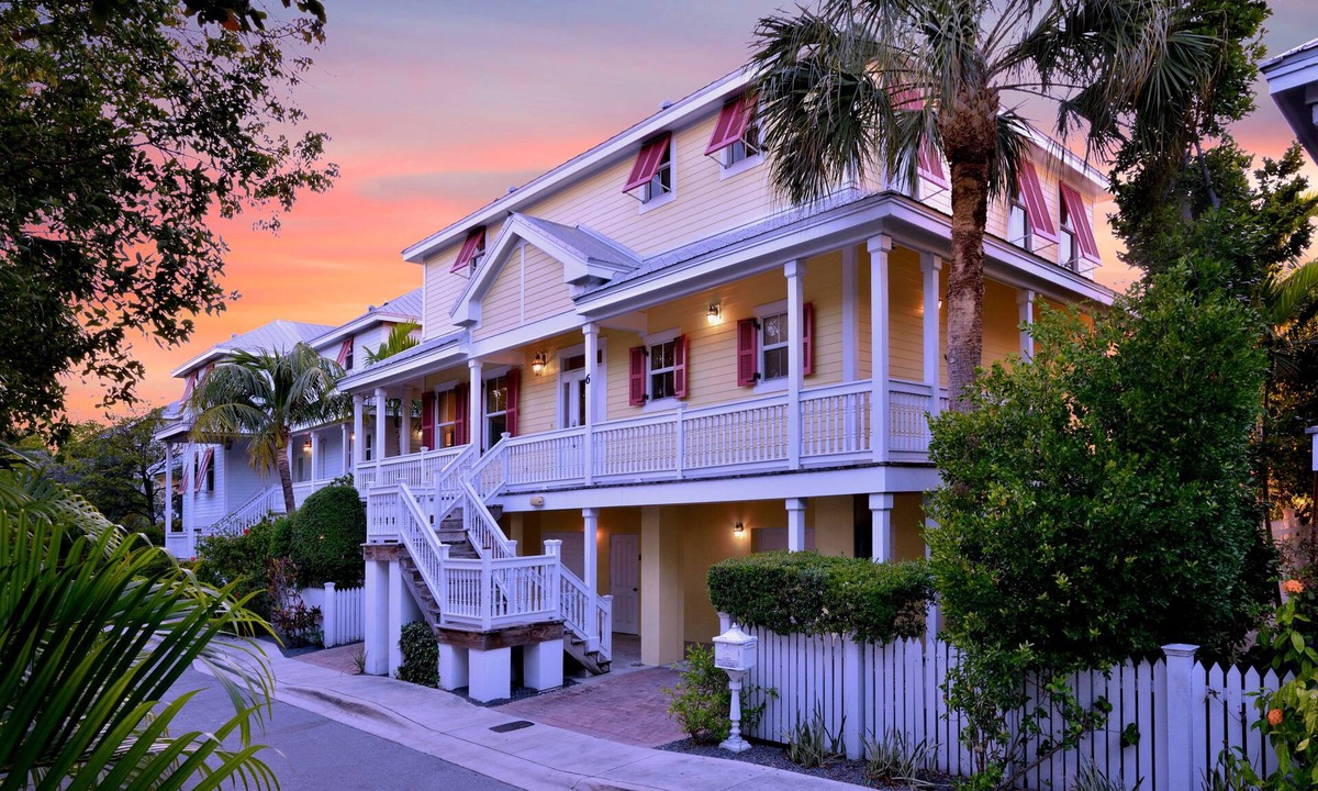 Key West House | Sleep 16 guests over two side-by-side homes in exclusive Key Cove Landings