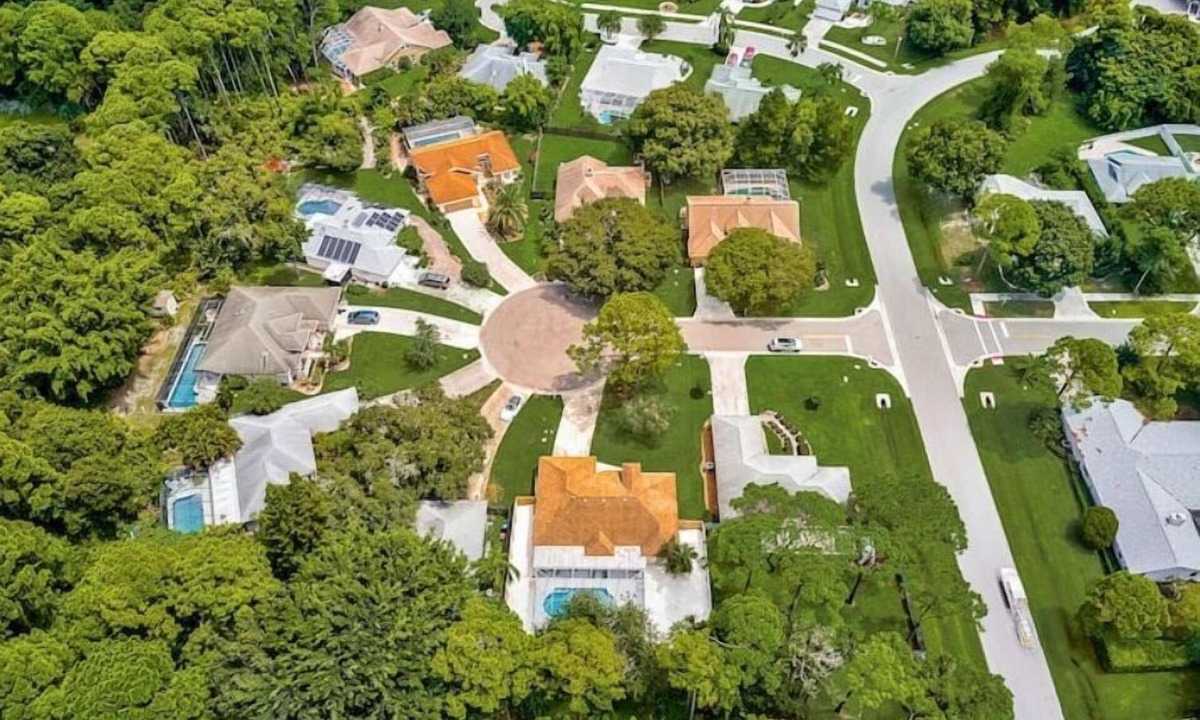 Fruitville House | Slice of paradise III - Pool house close to UTC