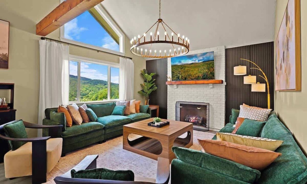 Banner Elk House | Slope views-Sleeps 16-Gameroom-6BR-10 beds-Firepit
