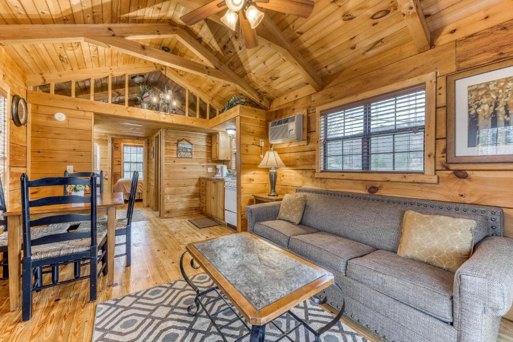 Wears Valley House | Smoky Bears Den