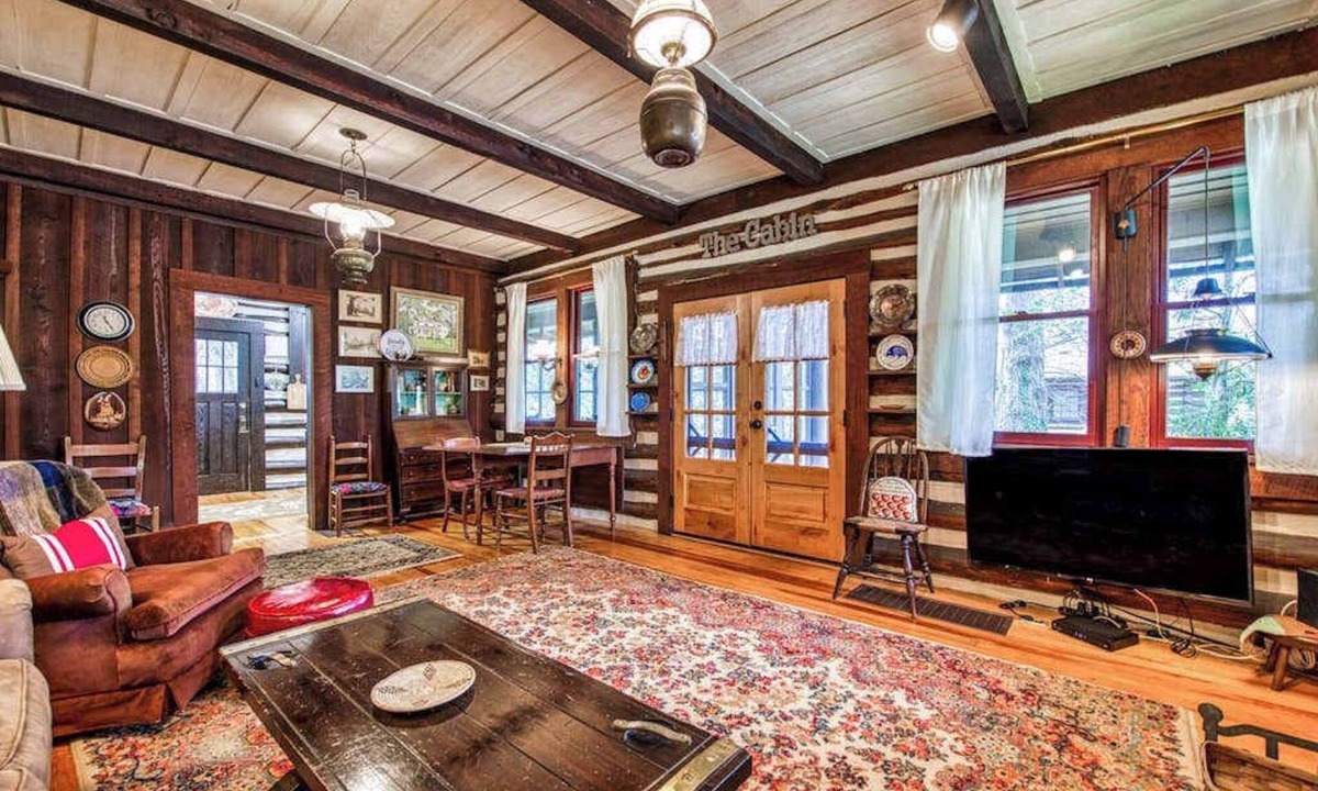 Lake Junaluska House | Snowbird-friendly house near golf with pool, mountain view, gas grill, & deck