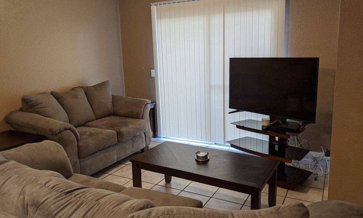 Englewood East House | Snowbirds escape/vacation gateway