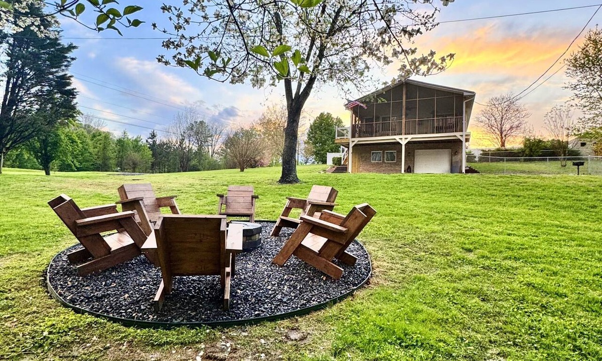 Boyds Creek House | So Much Fun Your Head Will Spin!
