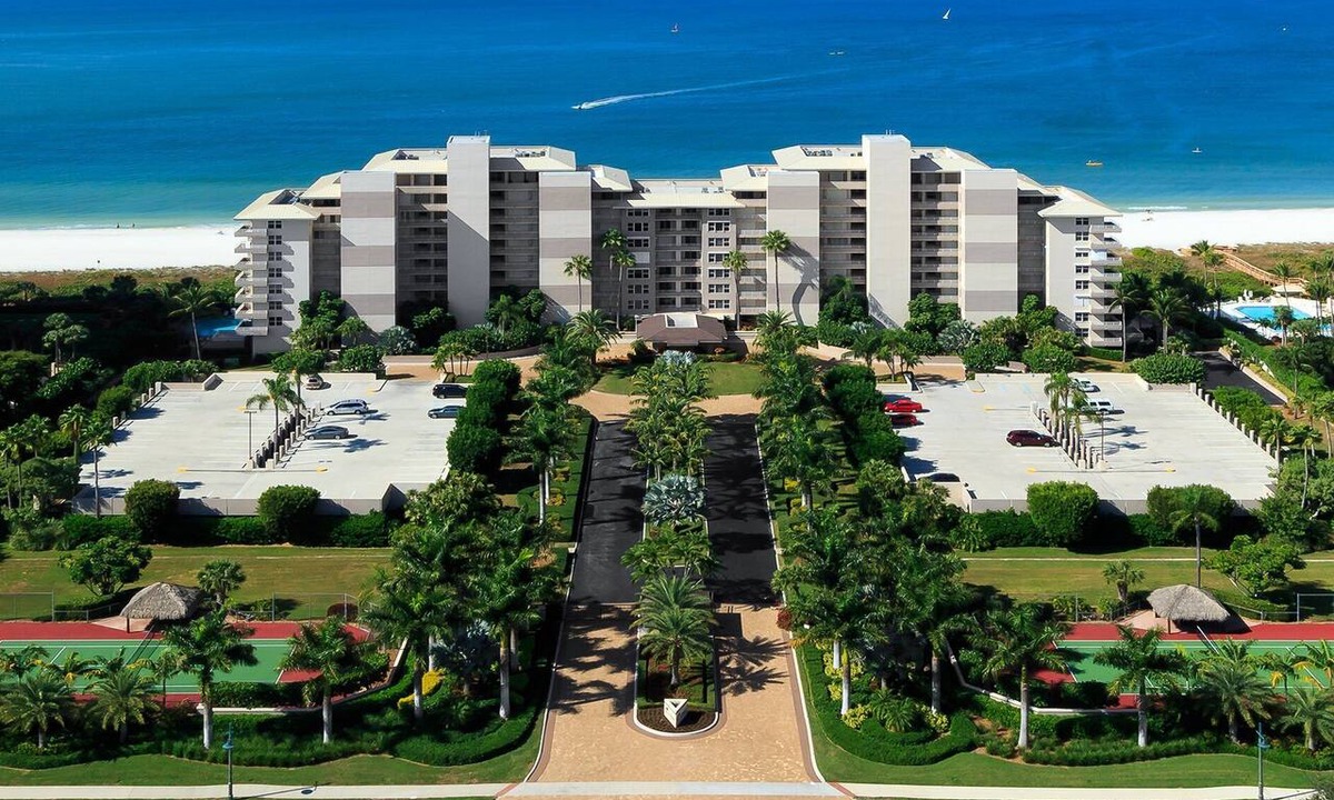 Marco Island Condo | SOMERSET 303 - Weekly Beachfront Vacations Permitted!