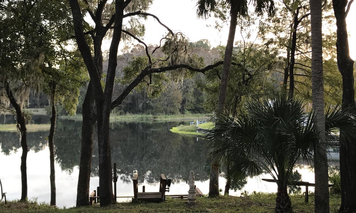 Dunnellon House | Somewhere. for Birding and Boating