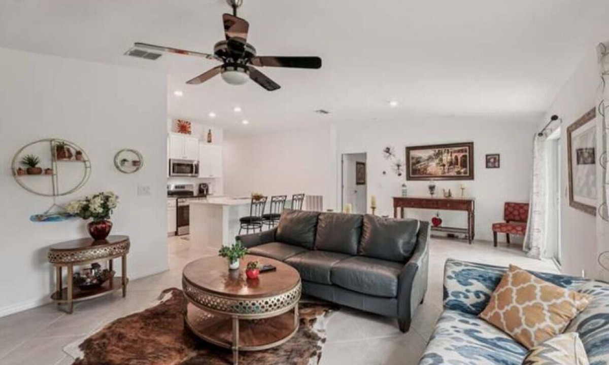 Port Charlotte House | Soothing 3-bedroom 2 bath pet friendly house