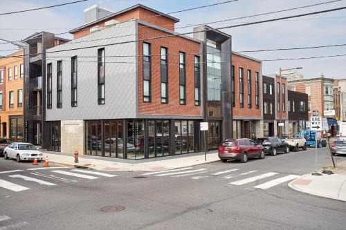 Queen Village Apartment | Sosuite at The Queen - Queen Village