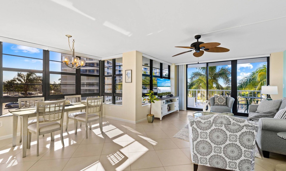 Marco Island Condo | South Seas T4- 306: Pool/Beach view from Condo