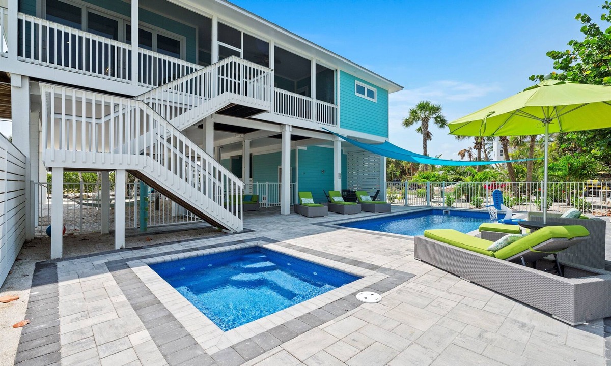 North Captiva House | South Side Tortuga Sunset Pool, Cart & Starlink – Limited-Time Year-End Savings!