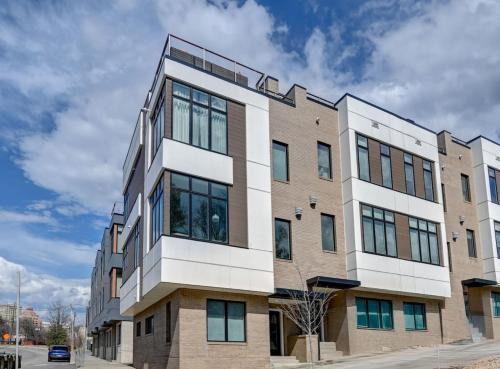 East End - Valley Street House | South Slope Asheville Townhome 3 Ensuite Bedrooms