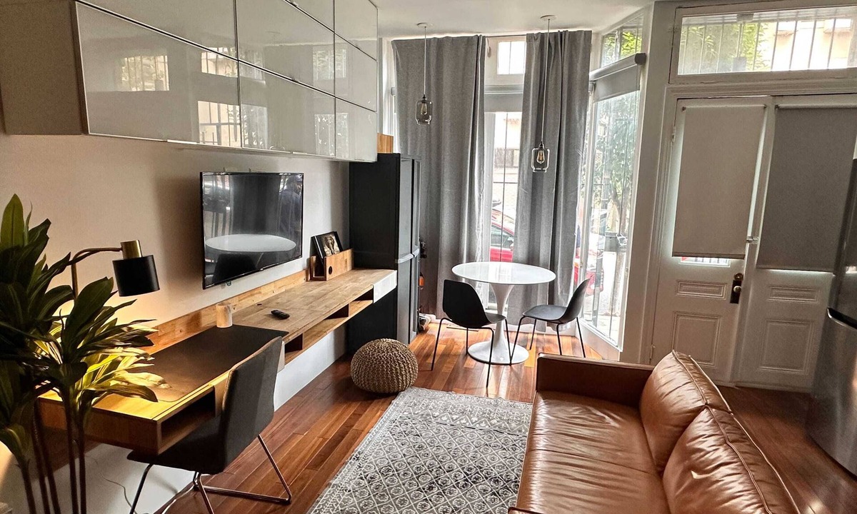 Graduate Hospital Apartment | South St Flat | 20 minutes to Stadiums!