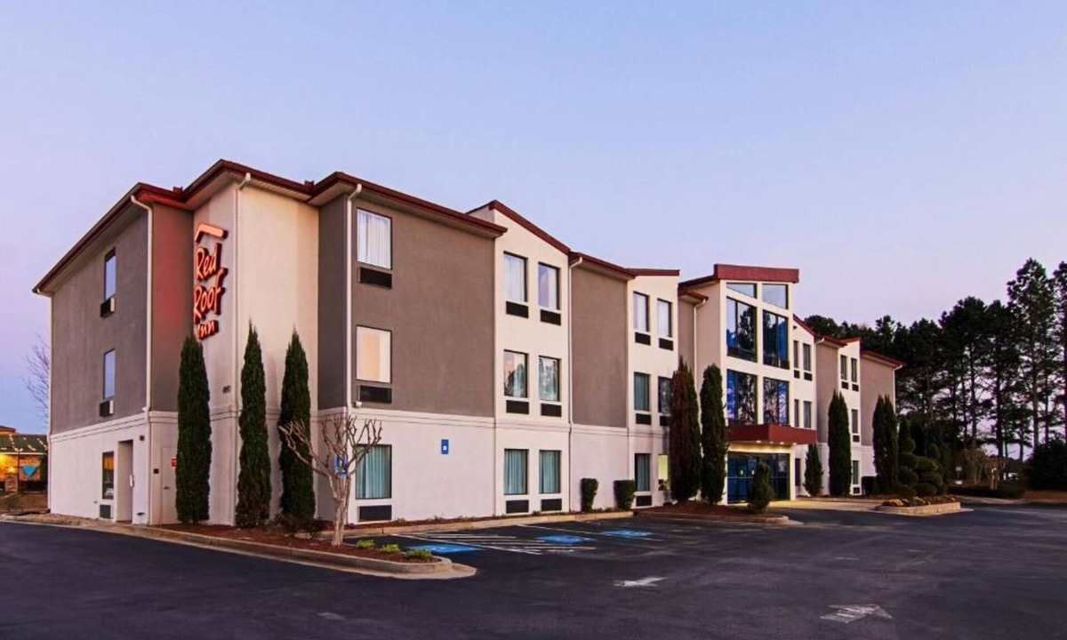 Locust Grove Hotel | Southern Charm: 2 Pet-friendly Units, Parking! Minutes to Atlanta Motor Speedway