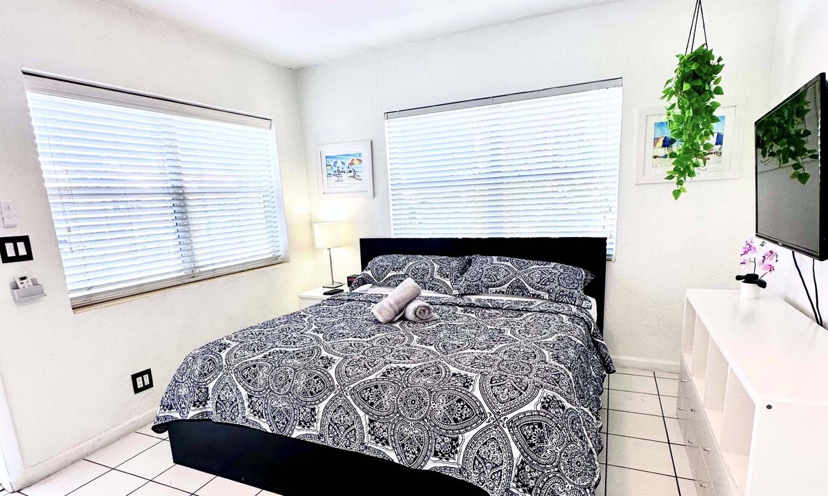Southwinds | Hollywood South Central Beach