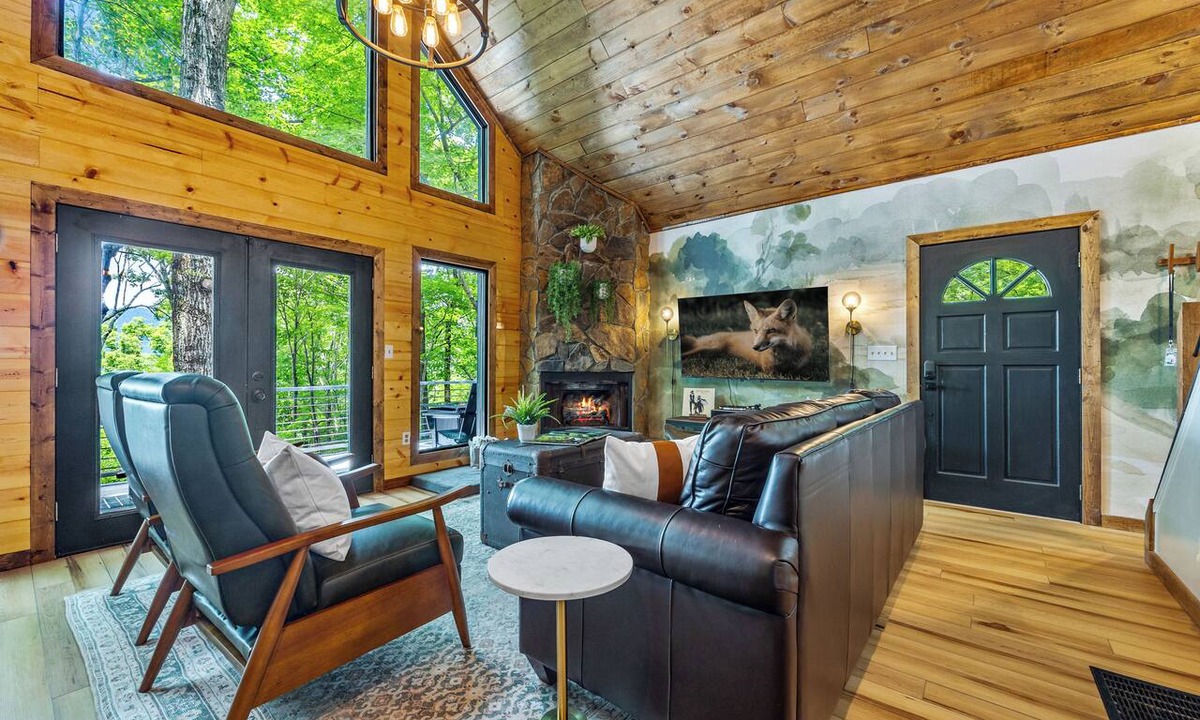 Walnut Mountain Cabin | Spa Retreat | Massage Loft, Hot Tub & Long Views