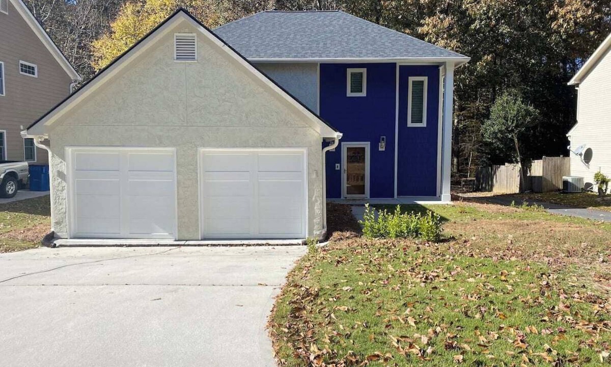 Peachtree City House | Spacious 3 BR Home Near Atlanta - Golf Cart Paths & Nature Setting
