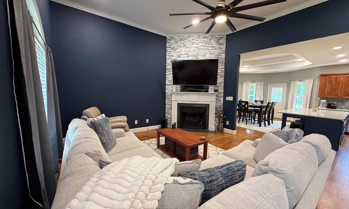 Kathleen House | Spacious 3BR/3BA Home Patio, Yard & Garage