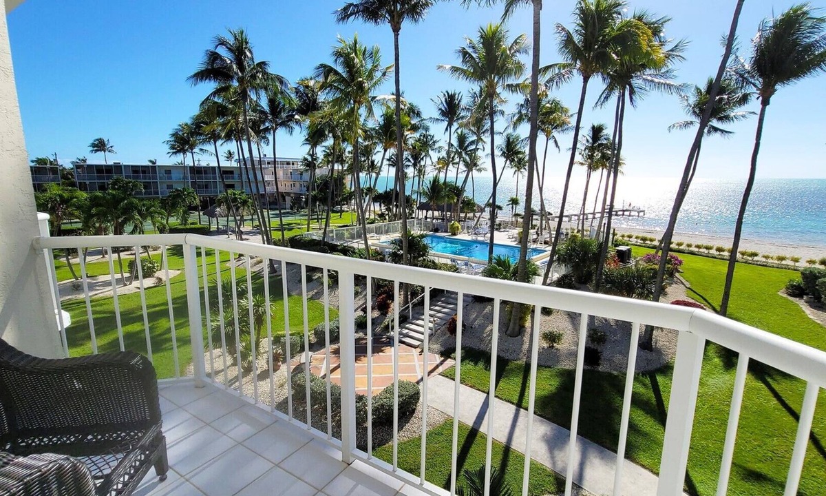Layton Condo | Spacious 3BR Long Key Condo E8 with heated pool and stunning views!