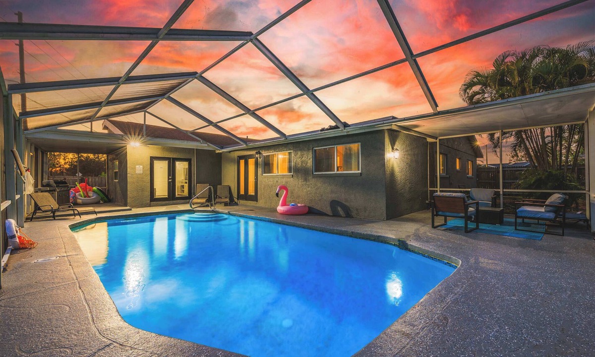 Pinellas Park House | Spacious 3BR retreat w/screened pool & yard