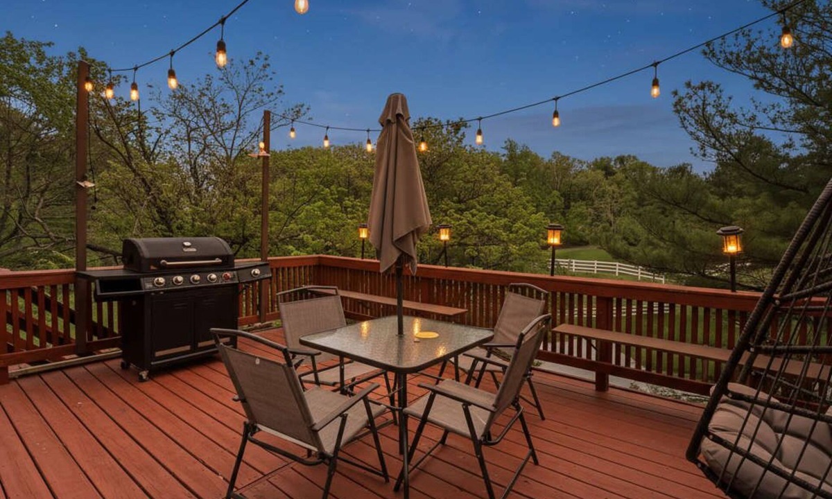 Calverton Apartment | Spacious 3BR Townhouse with Balcony & Gym