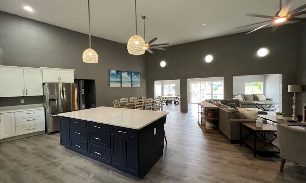 Crystal River House | Spacious 4/2- Pool & boat dock