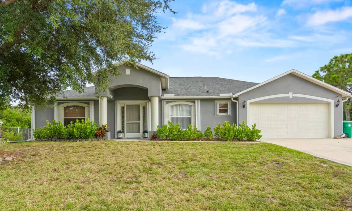 Port Saint Lucie House | Spacious 4-bedroom and two bathroom house in tranquil Port St. Lucie