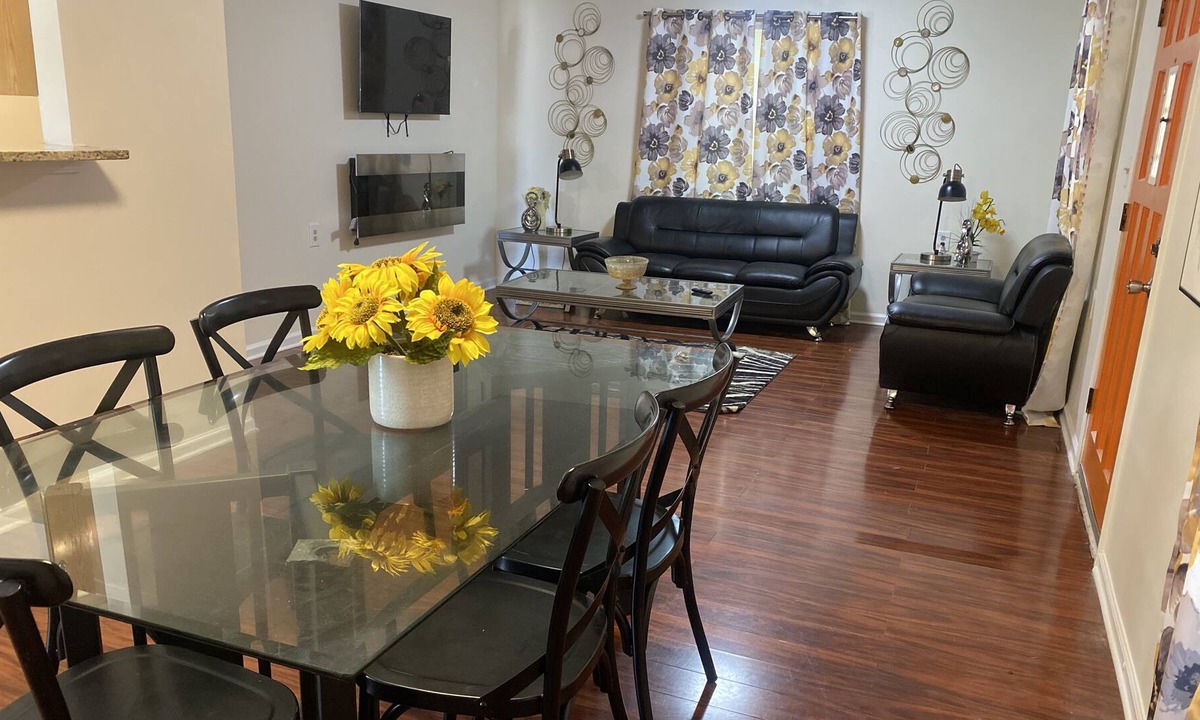 East Atlanta House | Spacious 4 bedroom 7miles from Downtown