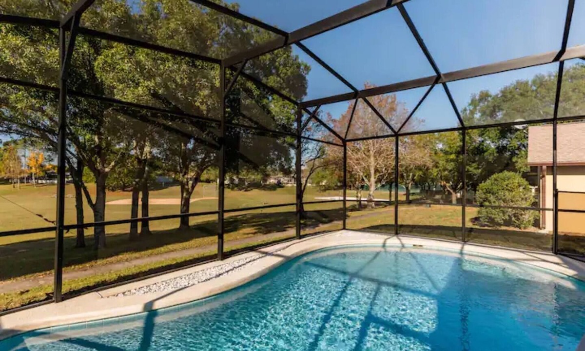 Indian Ridge House | Spacious 4-bedroom Dream Getaway Nr Disney! Own Pool & Modern Feel!
