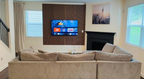 Fairburn House | Spacious 4 Bedroom Group Stay 17 Mins From Airport