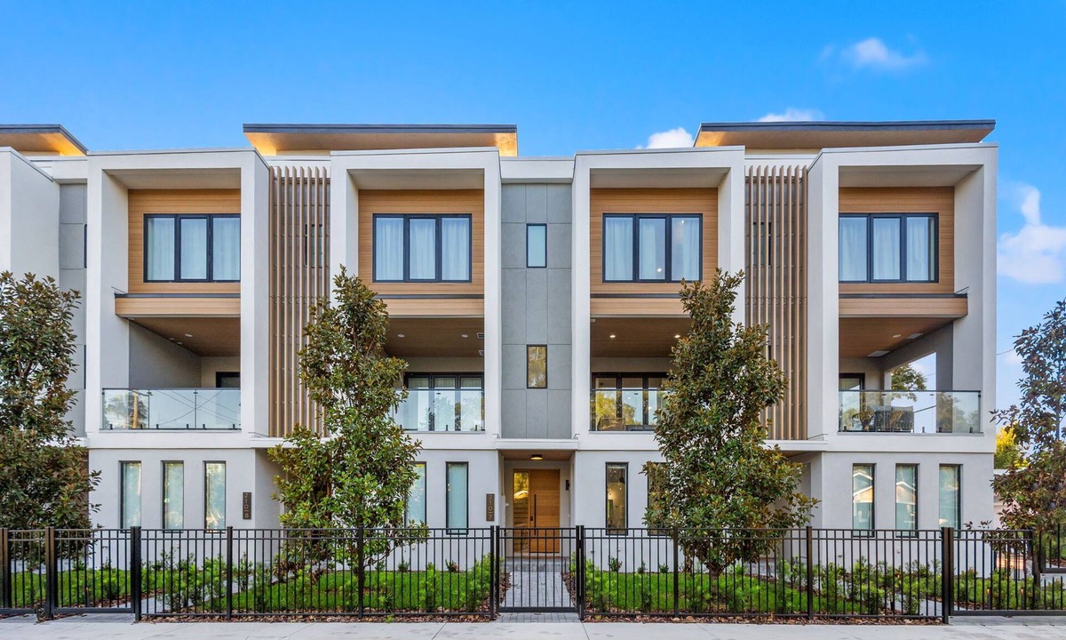 Tampa Heights House | Spacious 4-bedroom new construction modern townhome in Heart of Tampa Heights