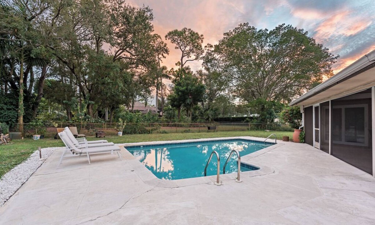 Villas House | Spacious 4-bedroom pet-friendly pool house in lovely Fort Myers near beaches