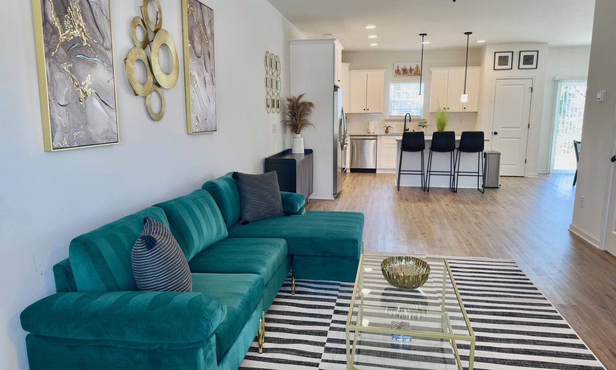 Toddville Road House | Spacious 5-bedroom house in Prime Charlotte Location with Garage & Fenced Yard
