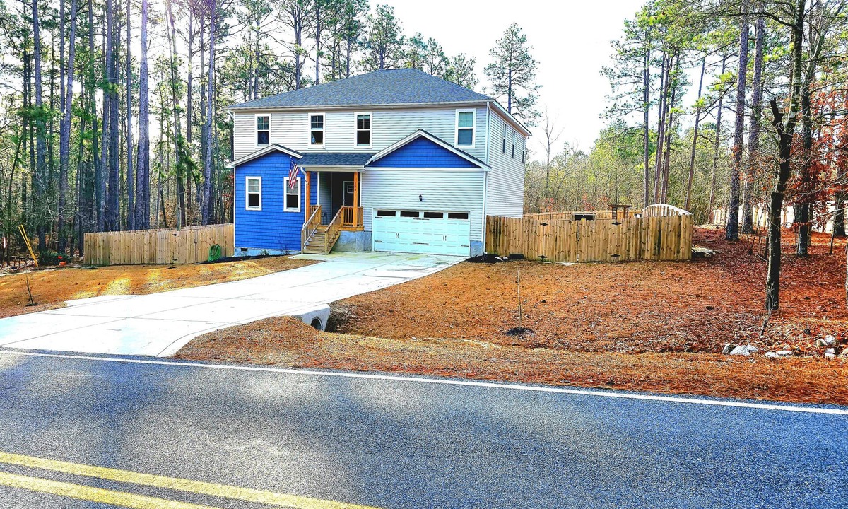Seven Lakes House | Spacious 5-bedroom house in peaceful West End. 8 minutes to PINEHURST #2!!!