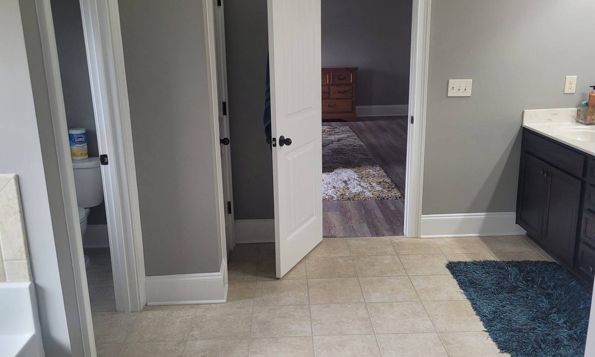 Lawrenceville House | Spacious 5bdrm 5.5 bathroom house with open flr, plan in charming Lawrenceville.