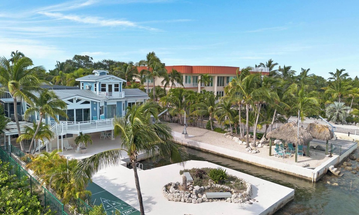 Summerland Key House | Spacious 7-bedroom estate with AC in peaceful Summerland Key
