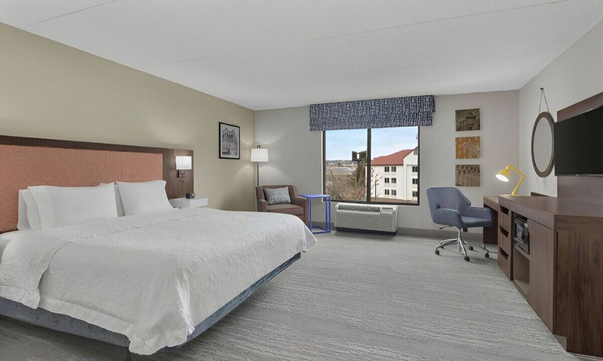 Macon House | Spacious and Fantastic Room! With Free Breakfast