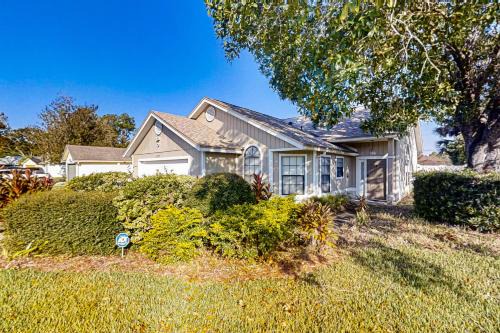 Girvin House | Spacious and quiet home with private patio & enclosed yard