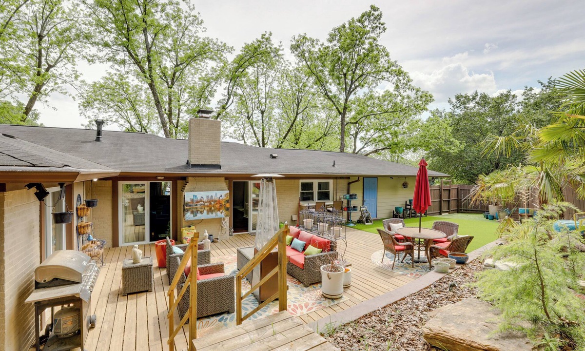 Briarcliff Heights House | Spacious Atlanta Home w/Yard ~ 9 Mi to Downtown