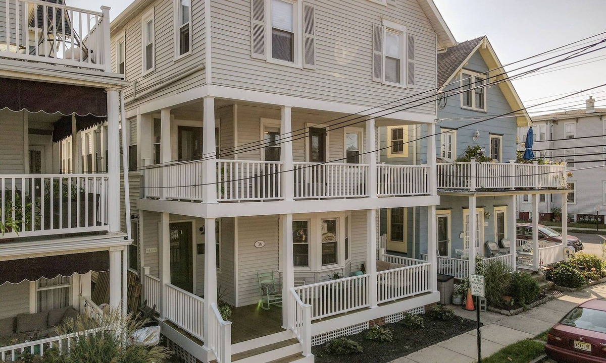 Ocean Grove House | SPACIOUS BEACH HOUSE. 7 Bedrooms/6 baths with 2 porches and backyard space.